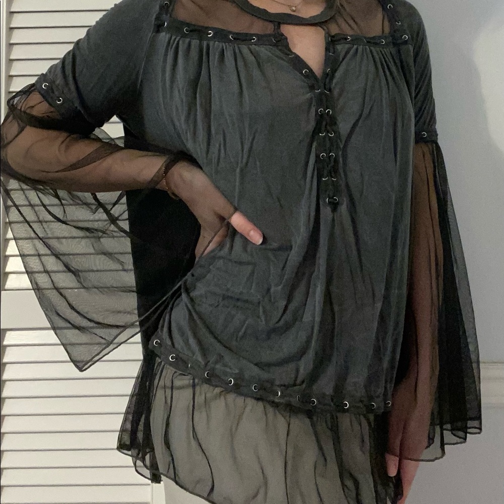 WESTERN WITCH vibe in this amazing blouse! Love this kind of genre so much!!